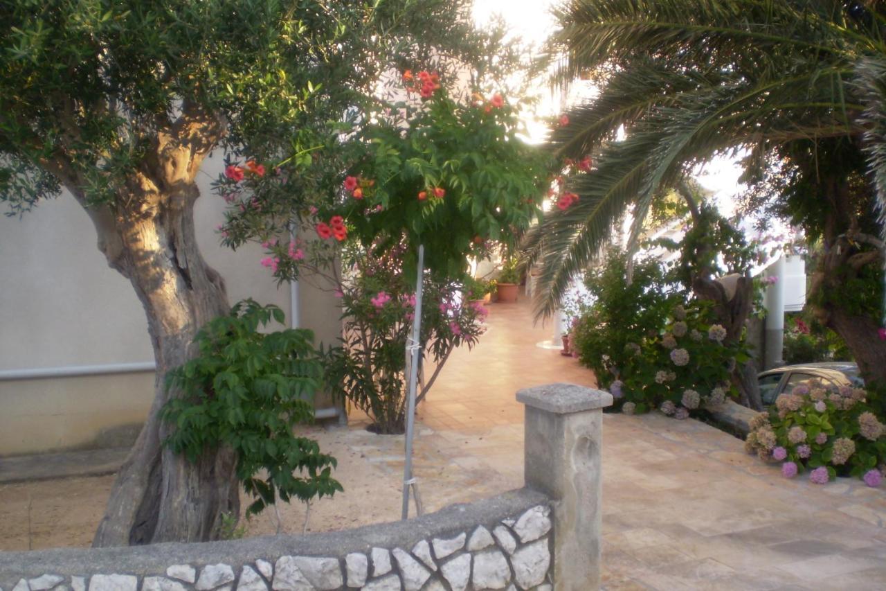 Apartments And Rooms By The Sea Jakisnica, Pag - 4160 Lun (Pag) Exterior foto